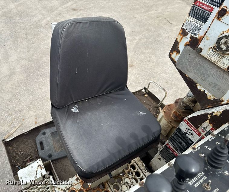 image for item DO0780 2002 Freightliner FL80 digger derrick truck