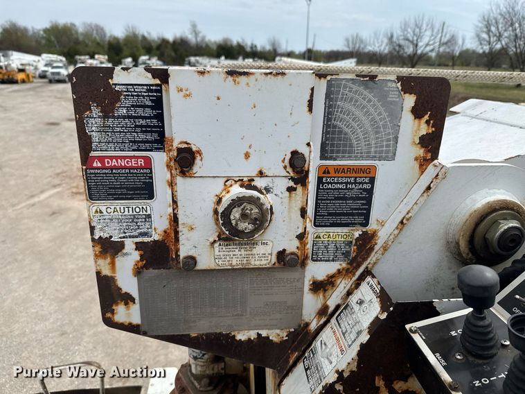 image for item DO0780 2002 Freightliner FL80 digger derrick truck