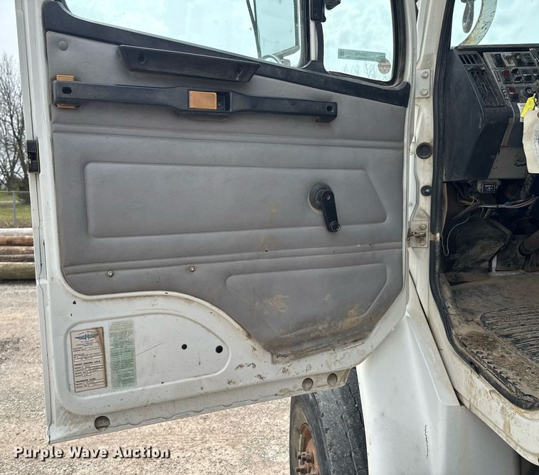 image for item DO0780 2002 Freightliner FL80 digger derrick truck