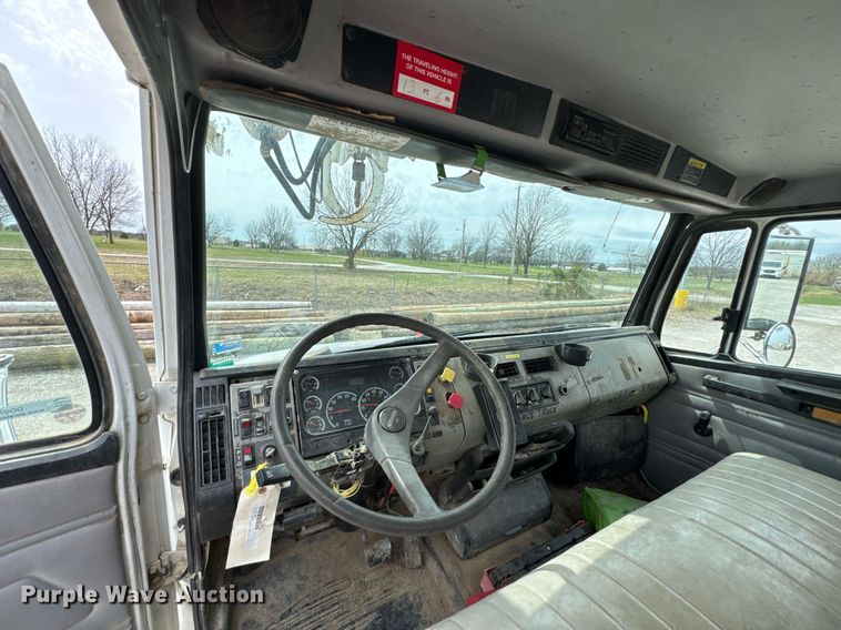 image for item DO0780 2002 Freightliner FL80 digger derrick truck