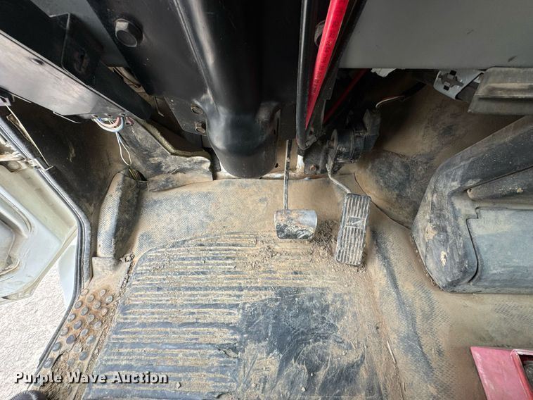 image for item DO0780 2002 Freightliner FL80 digger derrick truck