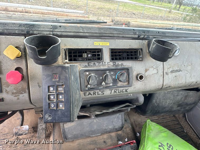 image for item DO0780 2002 Freightliner FL80 digger derrick truck