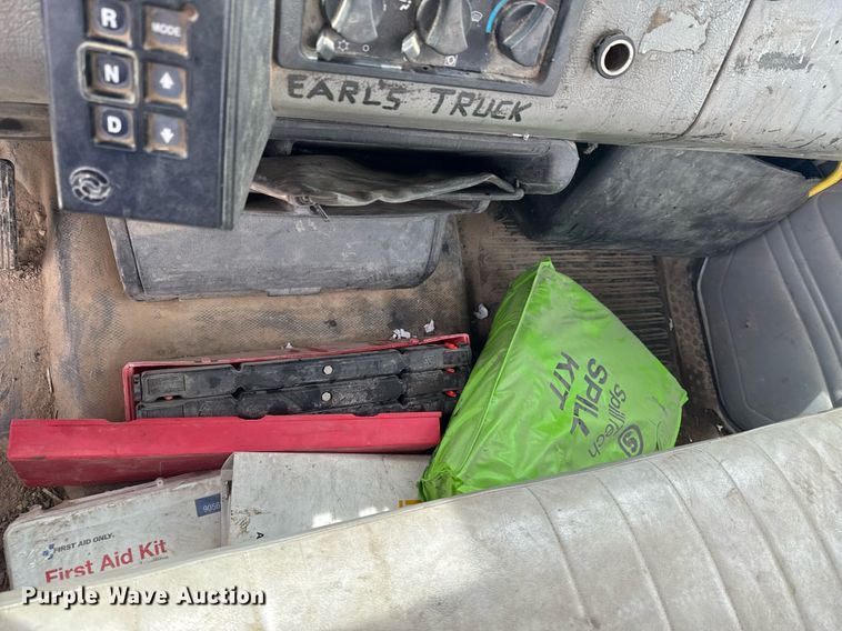 image for item DO0780 2002 Freightliner FL80 digger derrick truck