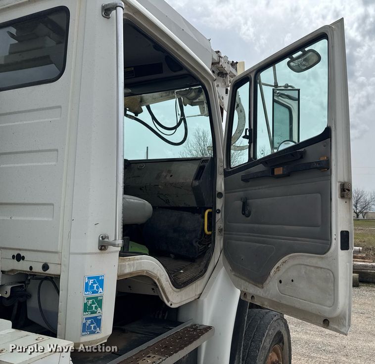 image for item DO0780 2002 Freightliner FL80 digger derrick truck