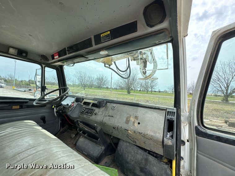 image for item DO0780 2002 Freightliner FL80 digger derrick truck