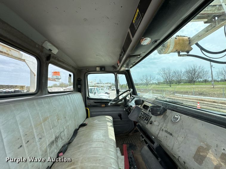 image for item DO0780 2002 Freightliner FL80 digger derrick truck