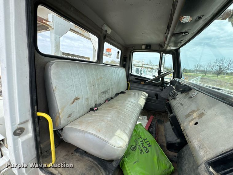 image for item DO0780 2002 Freightliner FL80 digger derrick truck