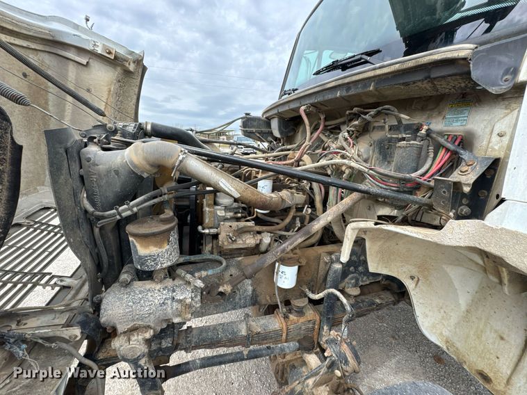 image for item DO0780 2002 Freightliner FL80 digger derrick truck