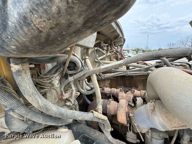 image for item DO0780 2002 Freightliner FL80 digger derrick truck