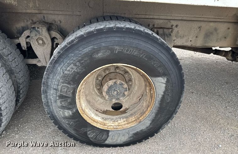 image for item DO0780 2002 Freightliner FL80 digger derrick truck