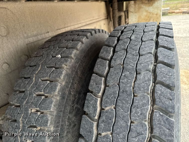 image for item DO0780 2002 Freightliner FL80 digger derrick truck