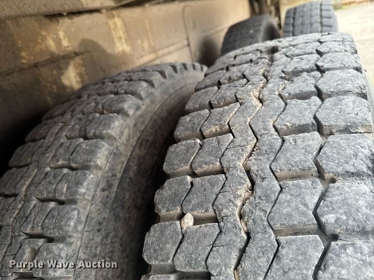 image for item DO0780 2002 Freightliner FL80 digger derrick truck