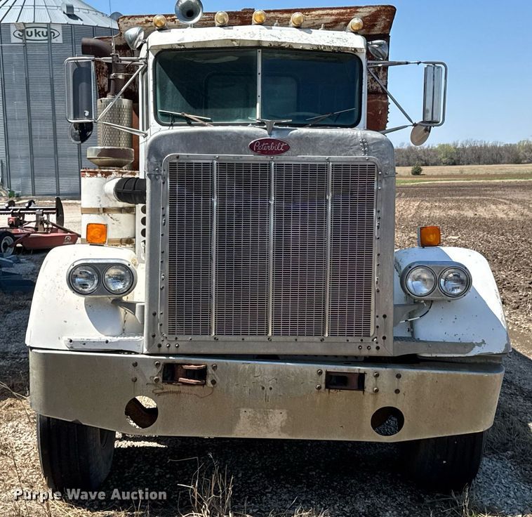 image for item DO0805 1975 Peterbilt 359A dump truck