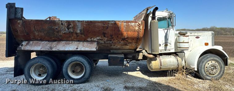 image for item DO0805 1975 Peterbilt 359A dump truck