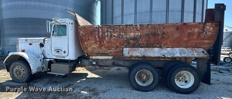 image for item DO0805 1975 Peterbilt 359A dump truck