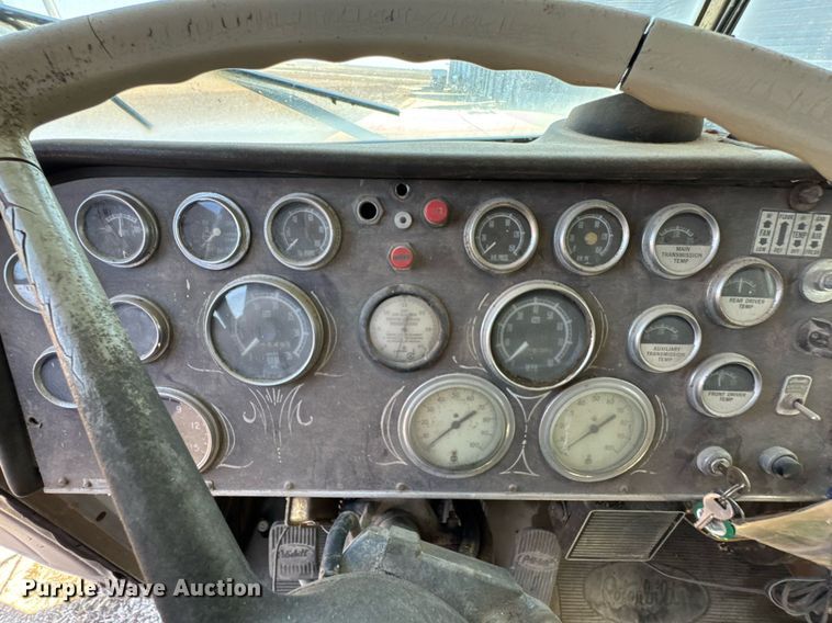 image for item DO0805 1975 Peterbilt 359A dump truck