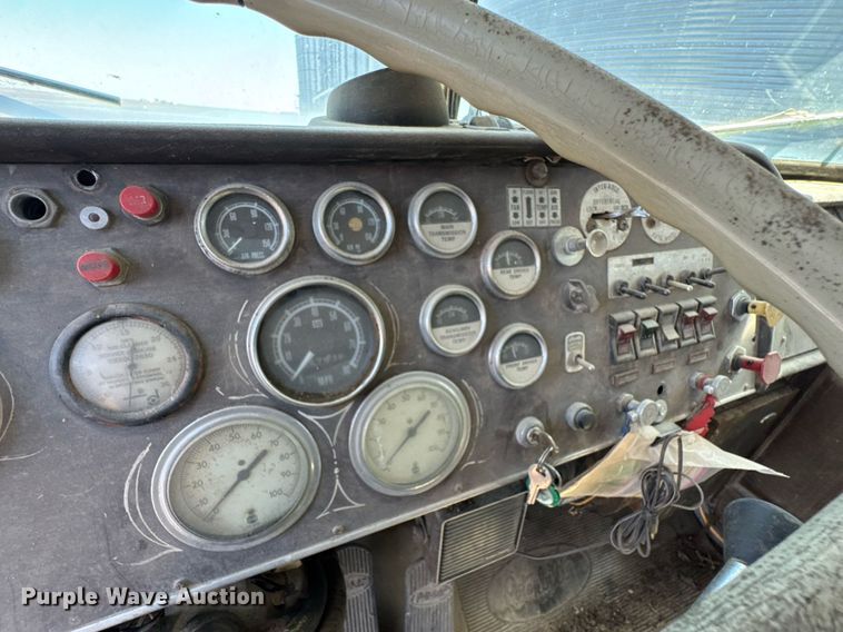 image for item DO0805 1975 Peterbilt 359A dump truck