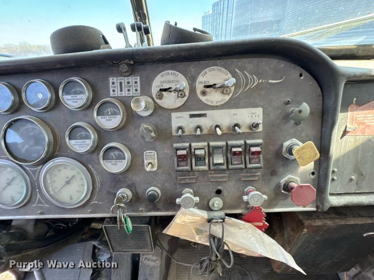 image for item DO0805 1975 Peterbilt 359A dump truck