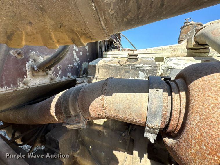 image for item DO0805 1975 Peterbilt 359A dump truck