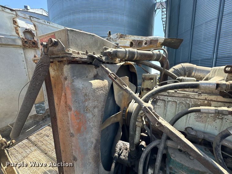 image for item DO0805 1975 Peterbilt 359A dump truck