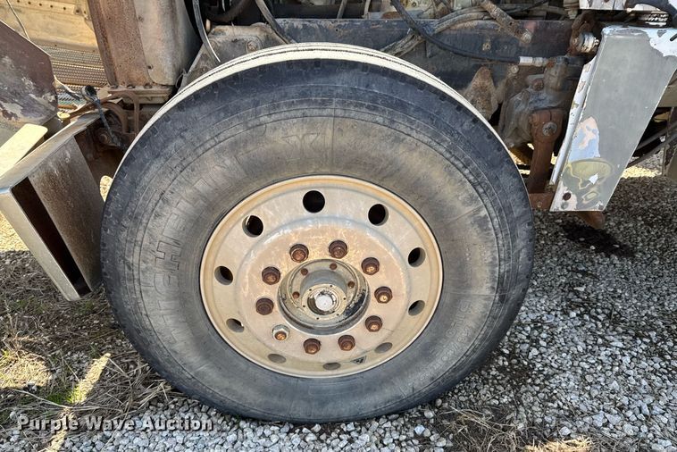 image for item DO0805 1975 Peterbilt 359A dump truck