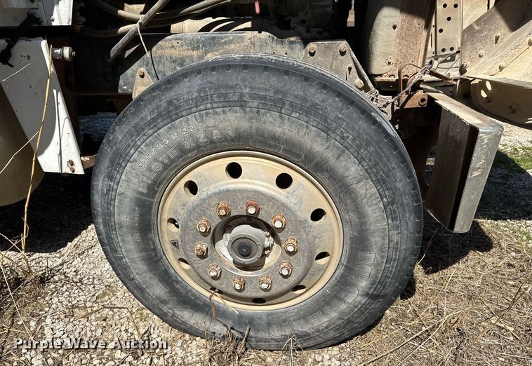 image for item DO0805 1975 Peterbilt 359A dump truck