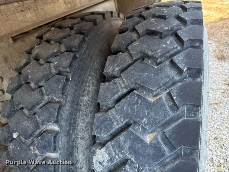 image for item DO0805 1975 Peterbilt 359A dump truck