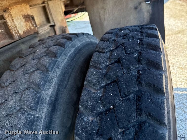 image for item DO0805 1975 Peterbilt 359A dump truck