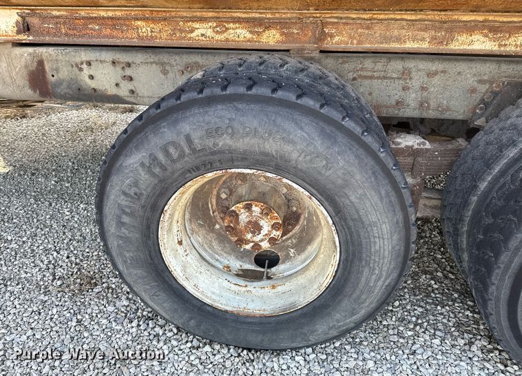 image for item DO0805 1975 Peterbilt 359A dump truck