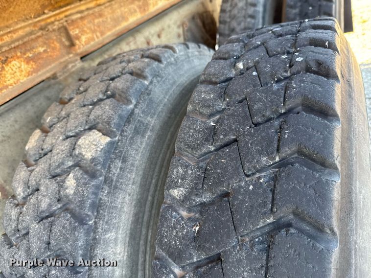 image for item DO0805 1975 Peterbilt 359A dump truck