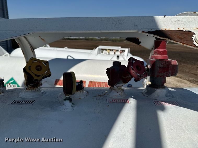 image for item DO0813 2000 Trinity Industries NH3 tank