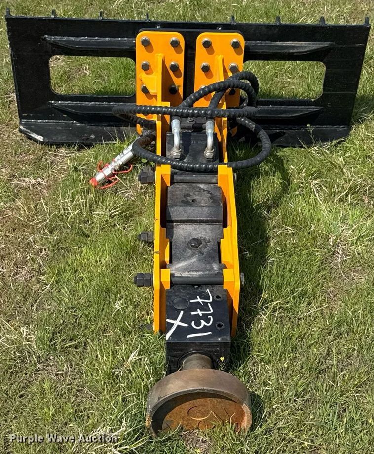 image for item DO0859 2025 Future FT-D680 skid steer post driver