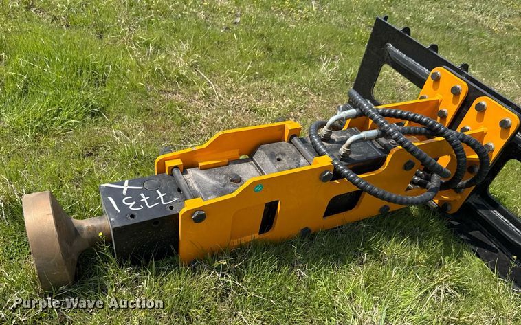 image for item DO0859 2025 Future FT-D680 skid steer post driver