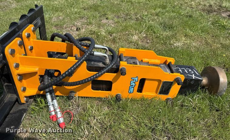 image for item DO0859 2025 Future FT-D680 skid steer post driver