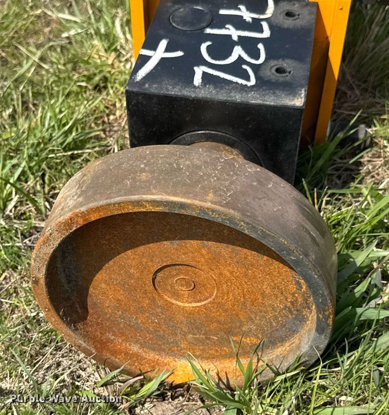 image for item DO0860 2025 Future FT-D680 skid steer post driver