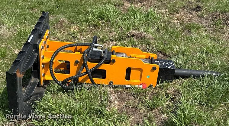 image for item DO0861 2024 Future FT-P680 skid steer breaker