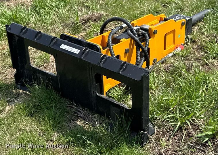 image for item DO0861 2024 Future FT-P680 skid steer breaker