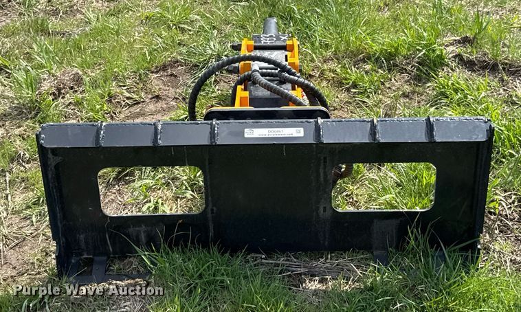 image for item DO0861 2024 Future FT-P680 skid steer breaker