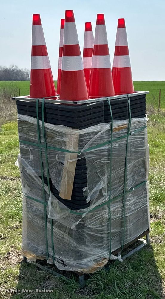 image for item DO0864 (228) traffic cones