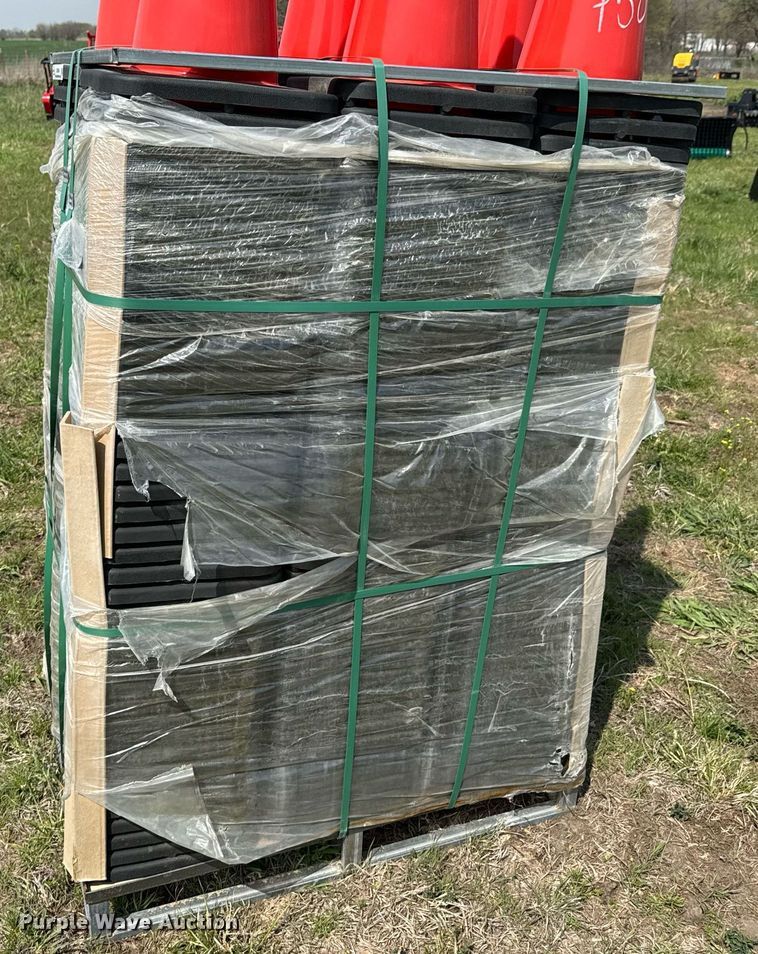 image for item DO0864 (228) traffic cones