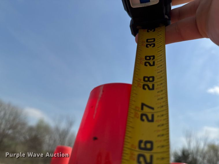 image for item DO0864 (228) traffic cones