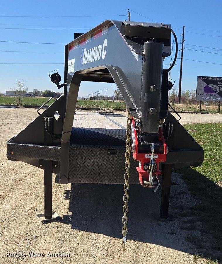 image for item DO7888 2022 RoadClipper hydraulic tail equipment trailer