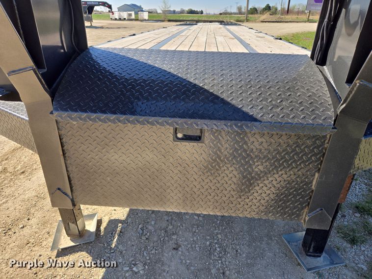 image for item DO7888 2022 RoadClipper hydraulic tail equipment trailer