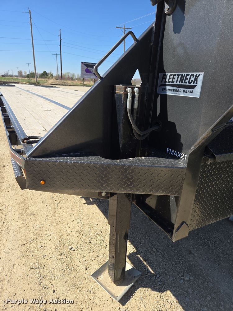 image for item DO7888 2022 RoadClipper hydraulic tail equipment trailer