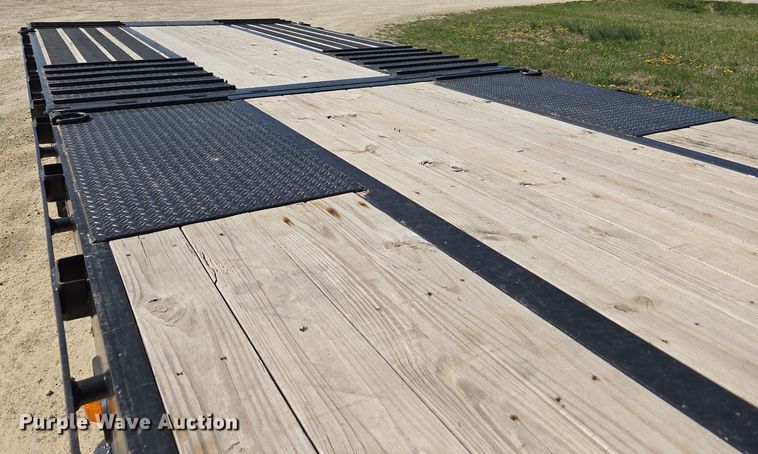 image for item DO7888 2022 RoadClipper hydraulic tail equipment trailer