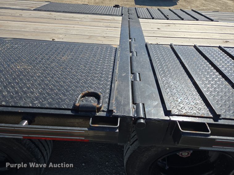 image for item DO7888 2022 RoadClipper hydraulic tail equipment trailer