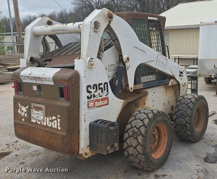 image for item DP6279 2006 Bobcat S250 skid steer loader