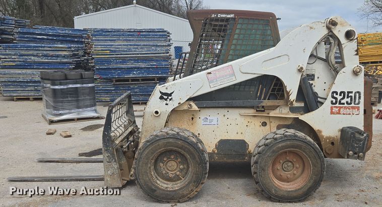 image for item DP6279 2006 Bobcat S250 skid steer loader