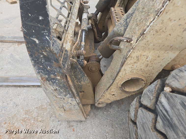 image for item DP6279 2006 Bobcat S250 skid steer loader