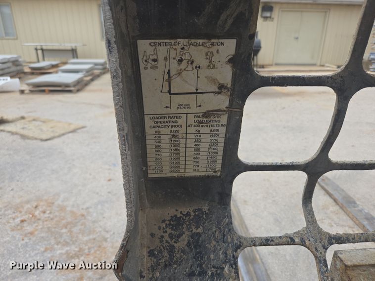 image for item DP6279 2006 Bobcat S250 skid steer loader